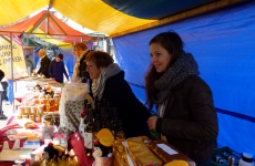 39ste Bijenmarkt van Bijengilde Ettenleur eo. goed bezocht.