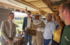 Israëlische ambassade op De Bijenboerderij